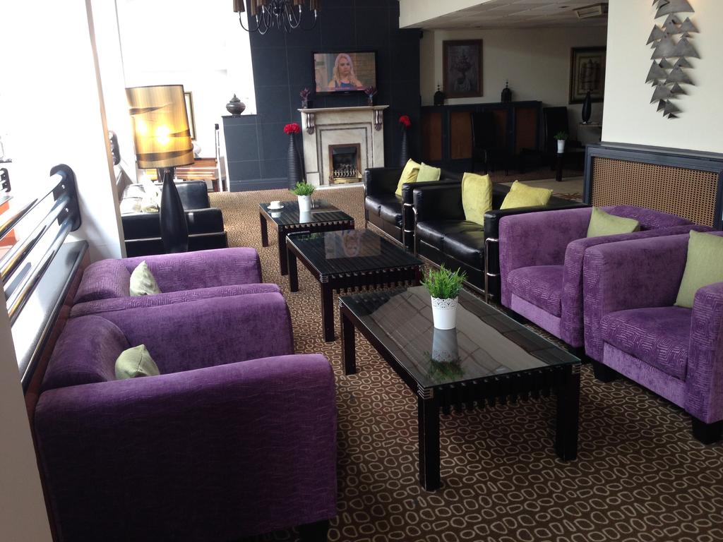 inn on the prom lounge